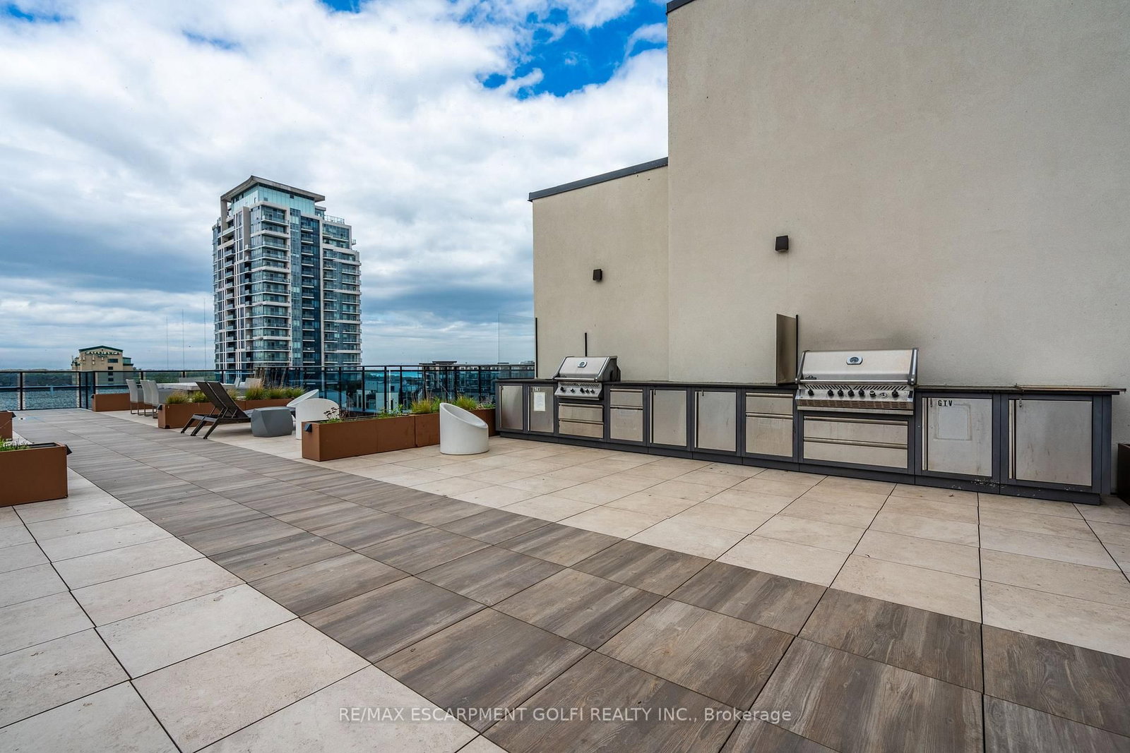 10 Concord Place, Unit 304 - Photo 30