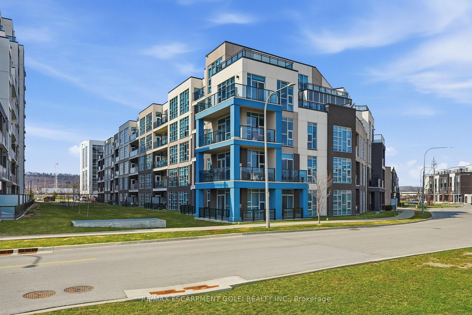 10 Concord Place, Unit 304 - Photo 45