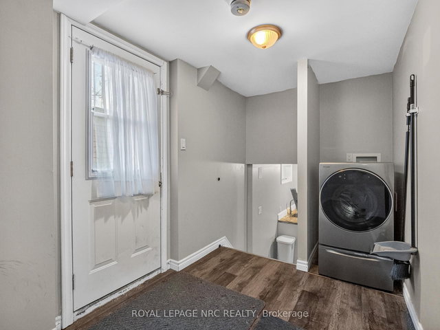 LOWER - 34 PRESTON Place