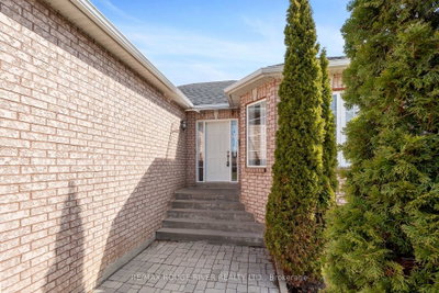 766 Munson Crescent — photo 4