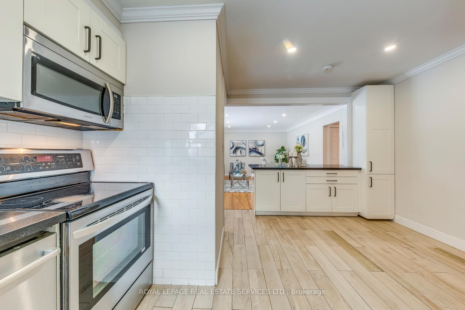 186 Fernwood Crescent - Photo 10