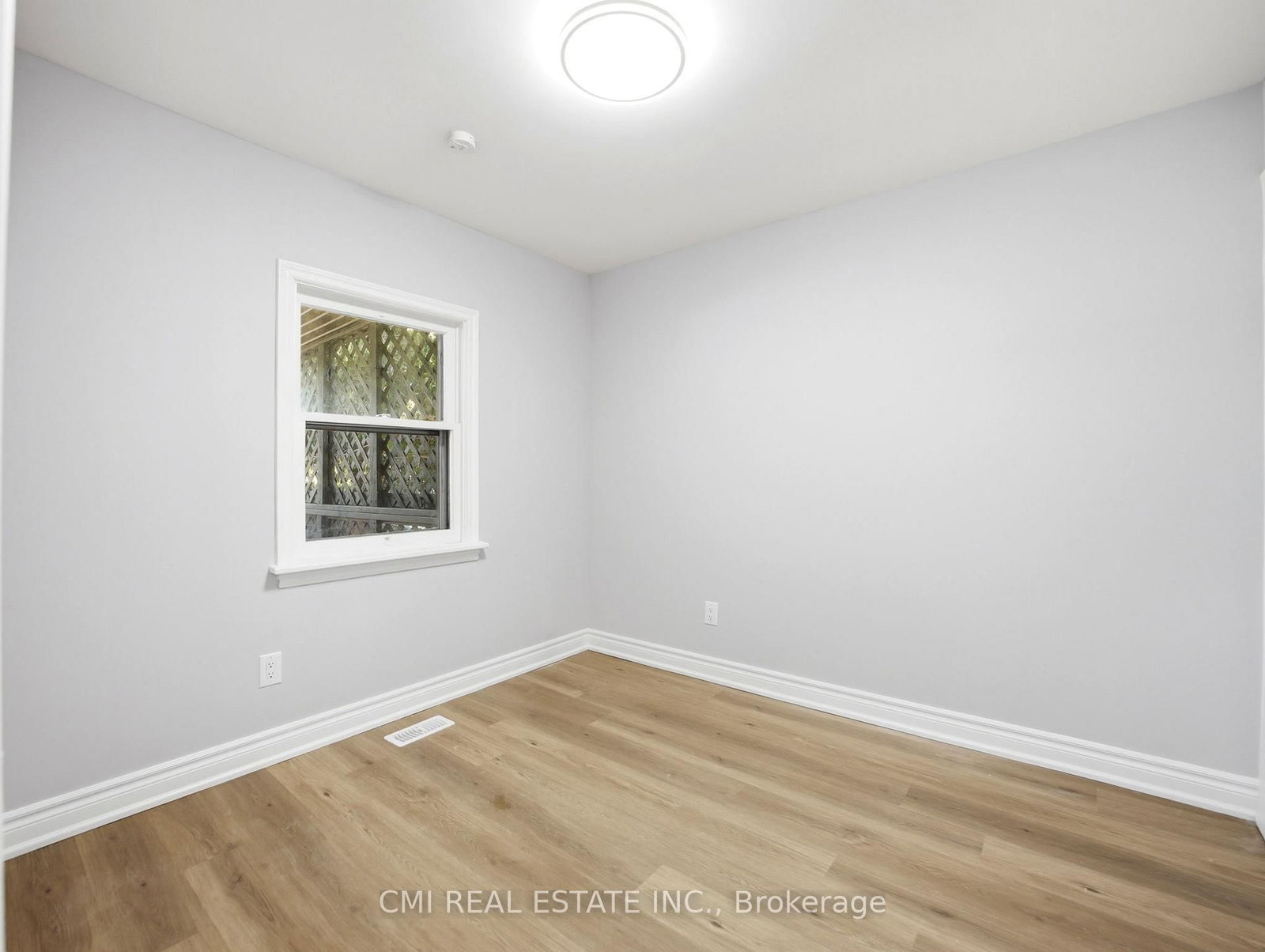 Detached House for sale at 86 Adair Avenue, Hamilton, Ontario, L8K 3S5 - Glenview - MLS: X12994922