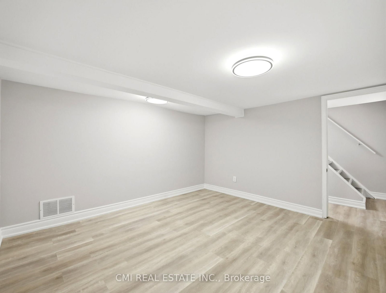 Detached House for sale at 86 Adair Avenue, Hamilton, Ontario, L8K 3S5 - Glenview - MLS: X12994922