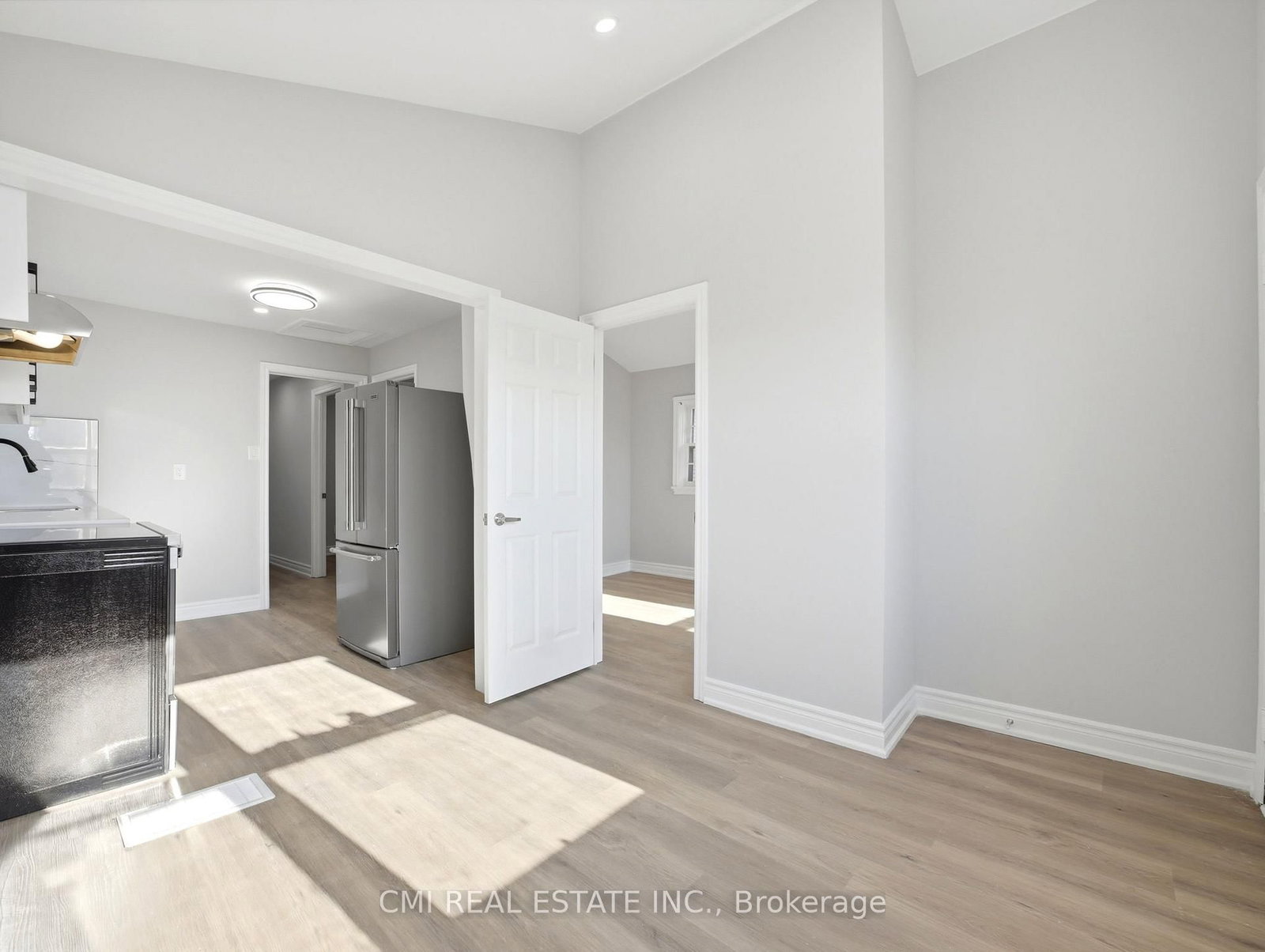 Detached House for sale at 86 Adair Avenue, Hamilton, Ontario, L8K 3S5 - Glenview - MLS: X12994922