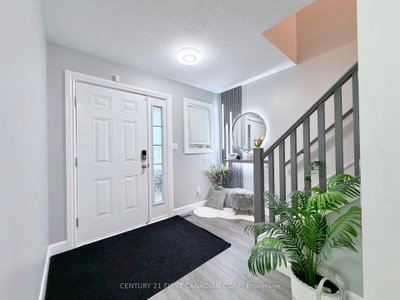 9 Barrett Crescent • St. Thomas, ON photo 3