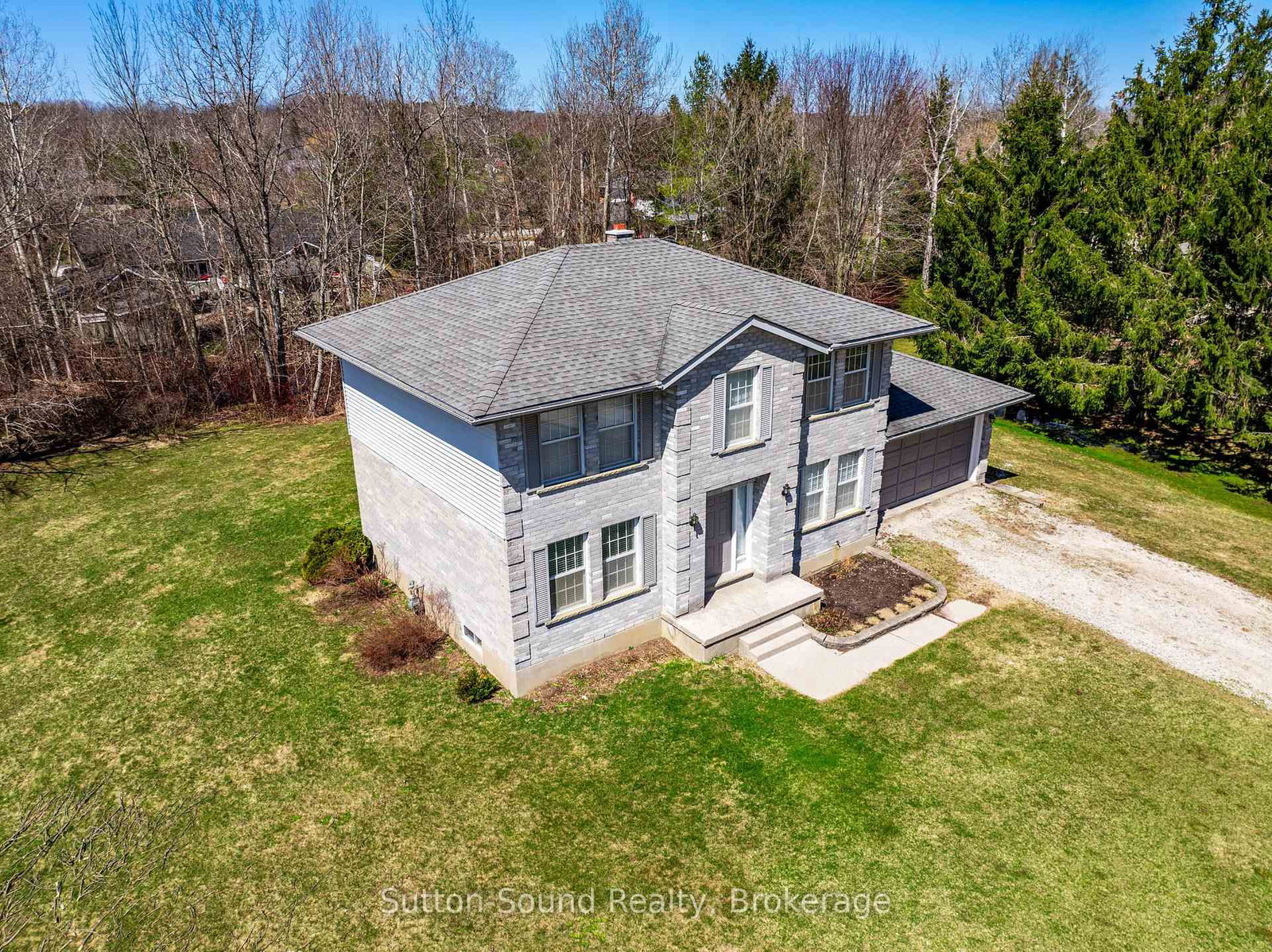 Detached House sold at 148 Finden Street, Georgian Bluffs, Ontario, N4K 6V5 - Georgian Bluffs - MLS: X12995012