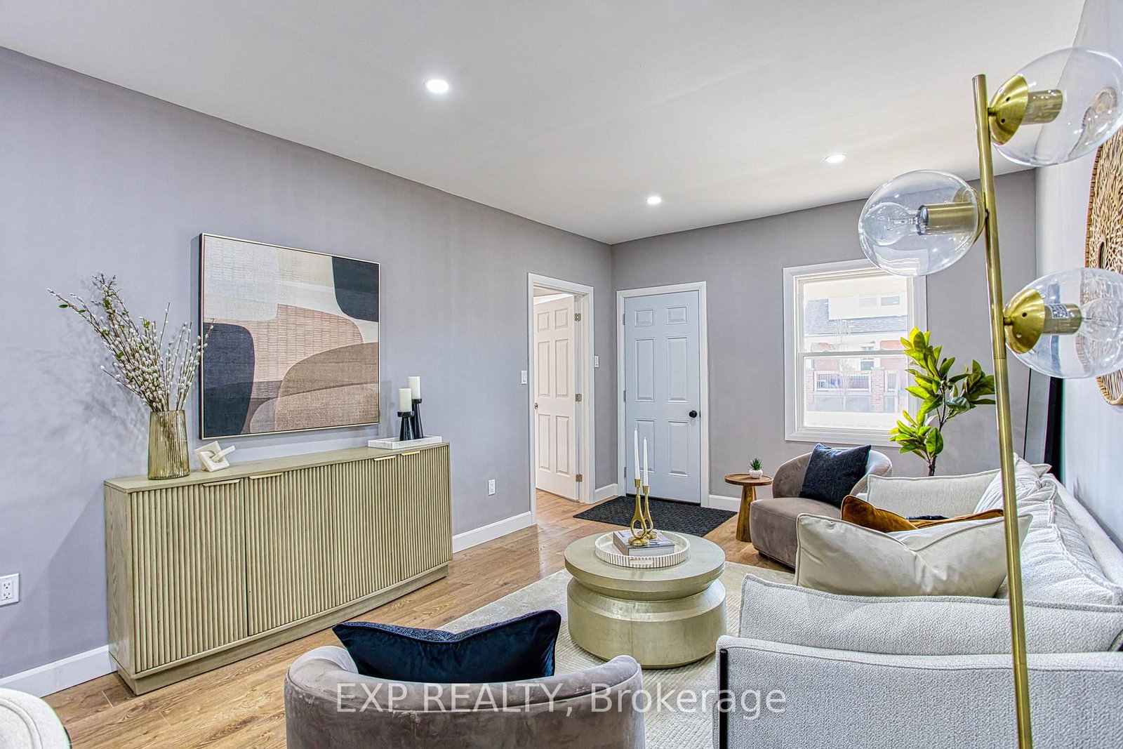 Detached House for sale at 267 Rosslyn Avenue, Hamilton, Ontario, L8L 7P9 - Crown Point - MLS: X12995020