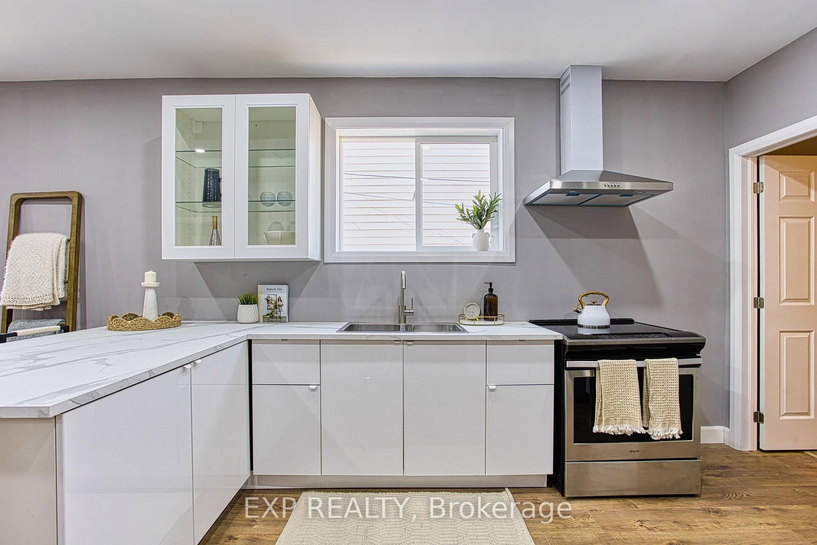 Detached House for sale at 267 Rosslyn Avenue, Hamilton, Ontario, L8L 7P9 - Crown Point - MLS: X12995020