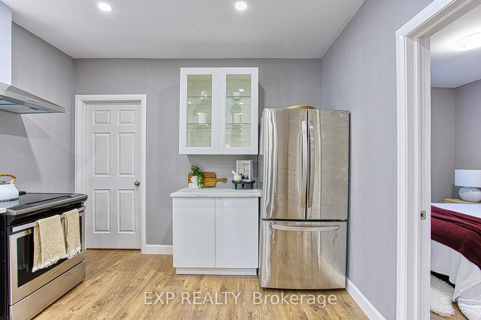 Detached House for sale at 267 Rosslyn Avenue, Hamilton, Ontario, L8L 7P9 - Crown Point - MLS: X12995020