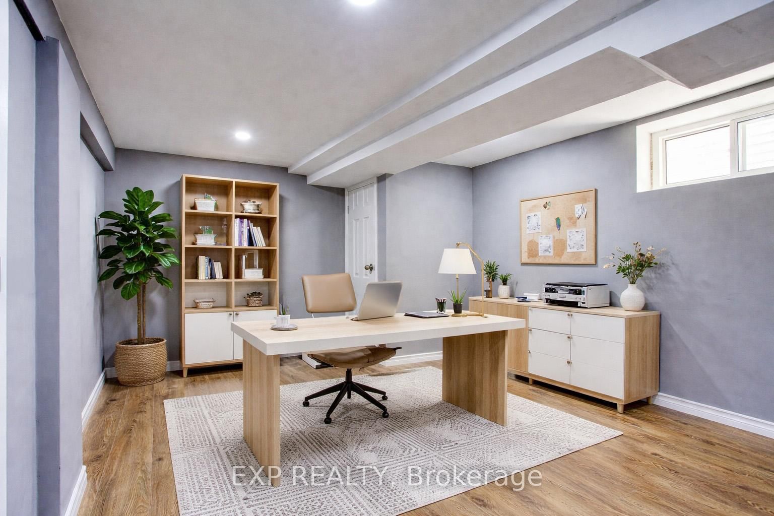 Detached House for sale at 267 Rosslyn Avenue, Hamilton, Ontario, L8L 7P9 - Crown Point - MLS: X12995020