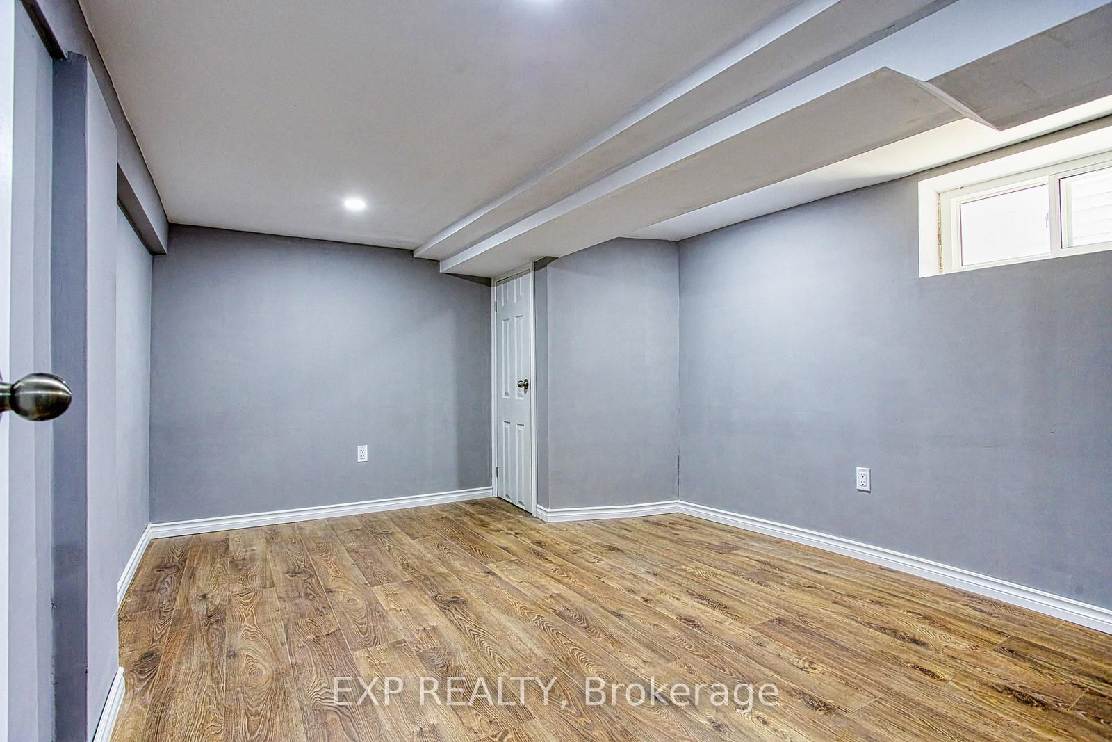 Detached House for sale at 267 Rosslyn Avenue, Hamilton, Ontario, L8L 7P9 - Crown Point - MLS: X12995020