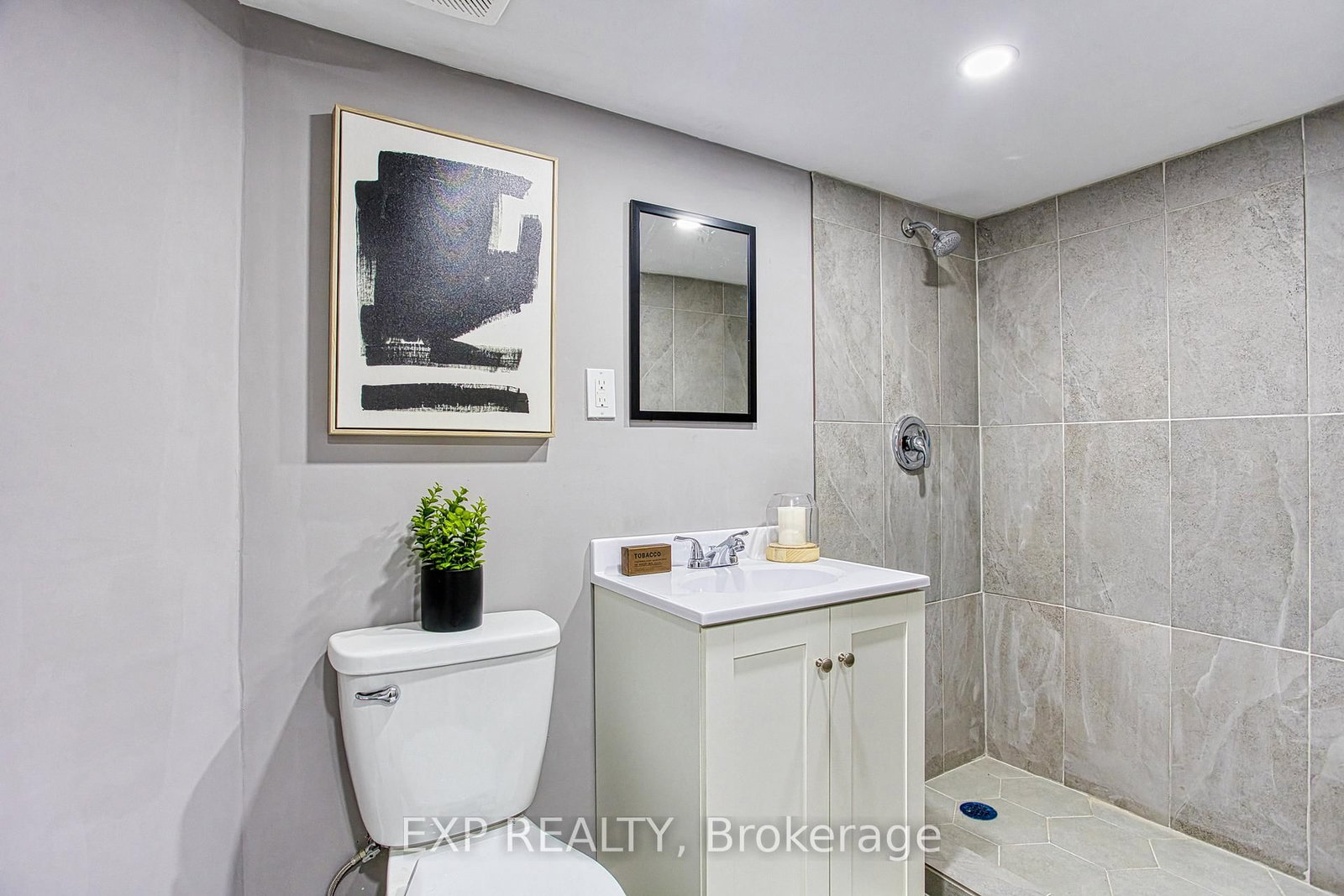 Detached House for sale at 267 Rosslyn Avenue, Hamilton, Ontario, L8L 7P9 - Crown Point - MLS: X12995020