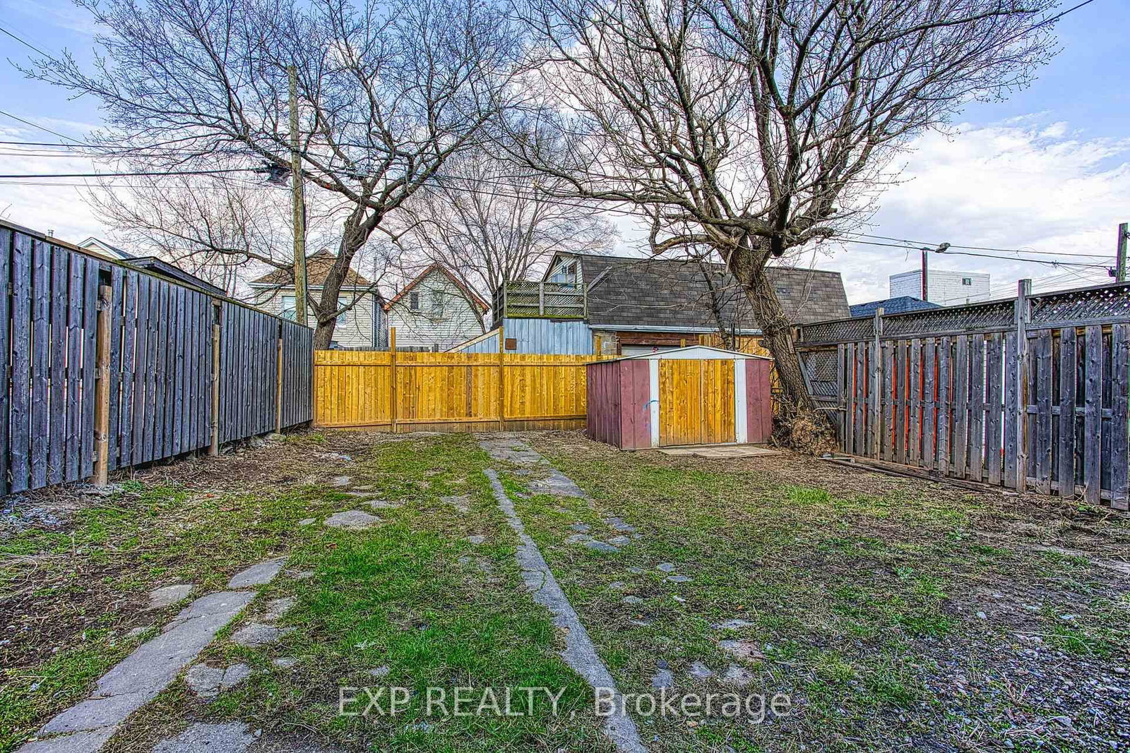 Detached House for sale at 267 Rosslyn Avenue, Hamilton, Ontario, L8L 7P9 - Crown Point - MLS: X12995020