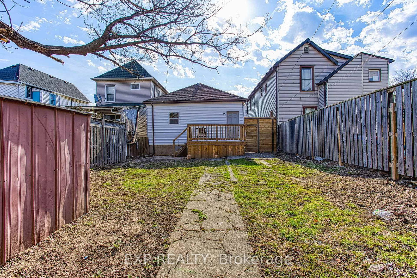 Detached House for sale at 267 Rosslyn Avenue, Hamilton, Ontario, L8L 7P9 - Crown Point - MLS: X12995020