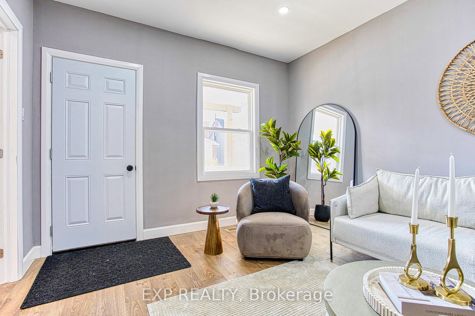 Detached House for sale at 267 Rosslyn Avenue, Hamilton, Ontario, L8L 7P9 - Crown Point - MLS: X12995020