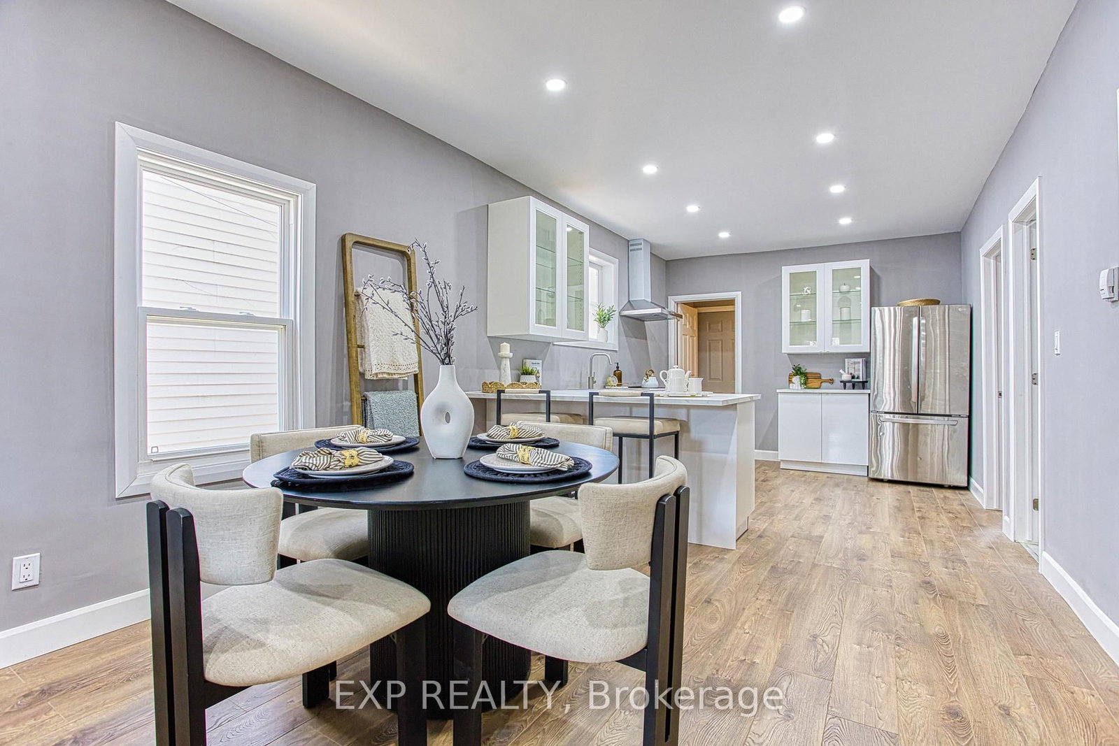 Detached House for sale at 267 Rosslyn Avenue, Hamilton, Ontario, L8L 7P9 - Crown Point - MLS: X12995020