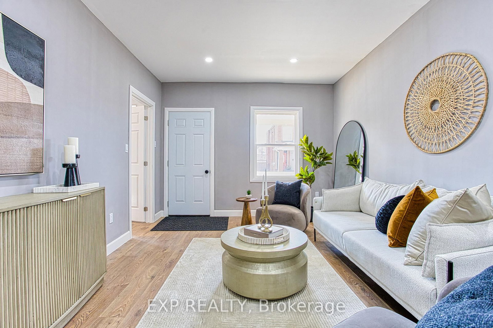 Detached House for sale at 267 Rosslyn Avenue, Hamilton, Ontario, L8L 7P9 - Crown Point - MLS: X12995020