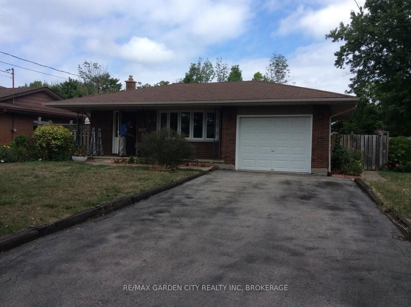 Upper - 43 Dunvegan Rd, St. Catharines, L2P 1H5 | Image 2