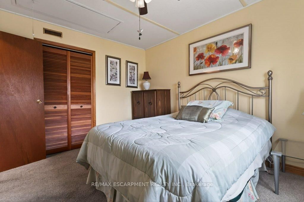 Detached House for sale at 5 Mahony Avenue, Hamilton, Ontario, L8H 3C3 - Normanhurst - MLS: X12995134