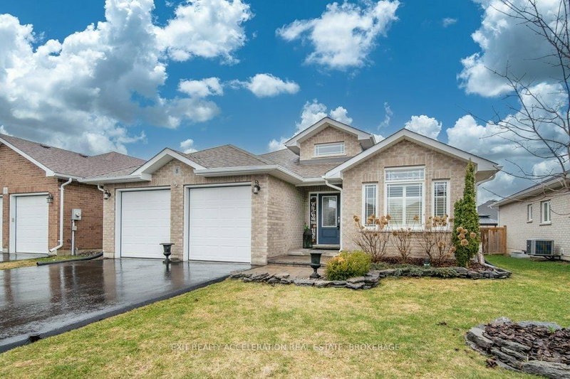 8 Briarwood Cres, Greater Napanee, K7R 0C2 | Image 2