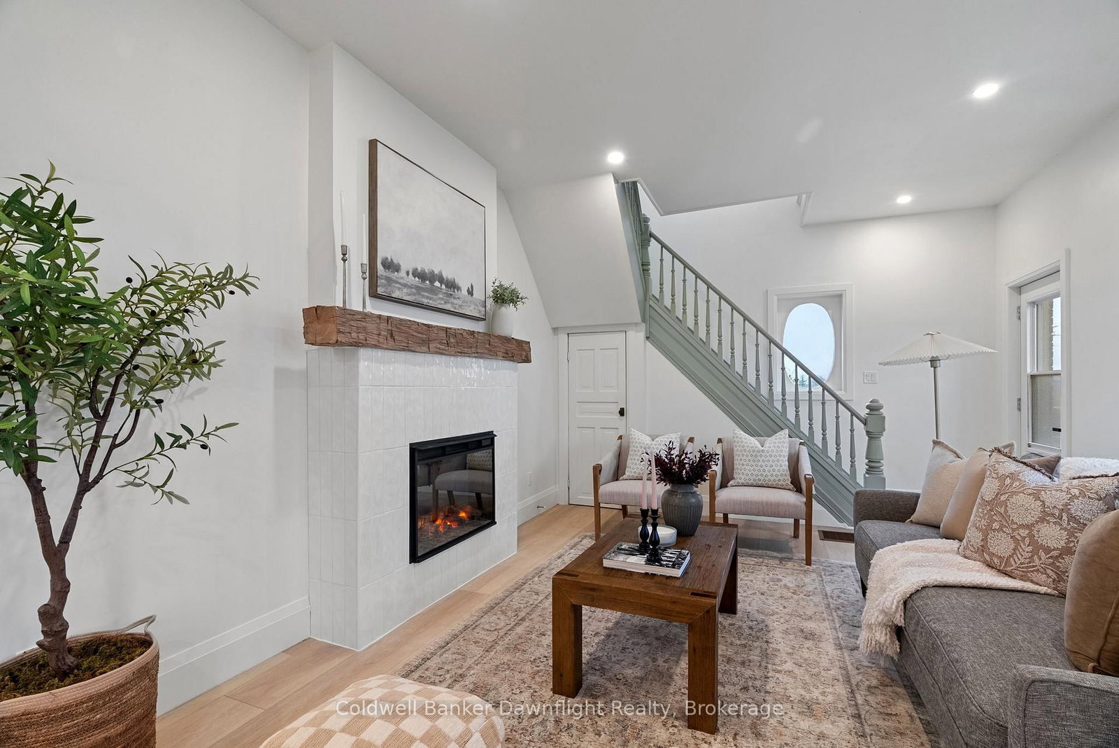 Listing Image 22