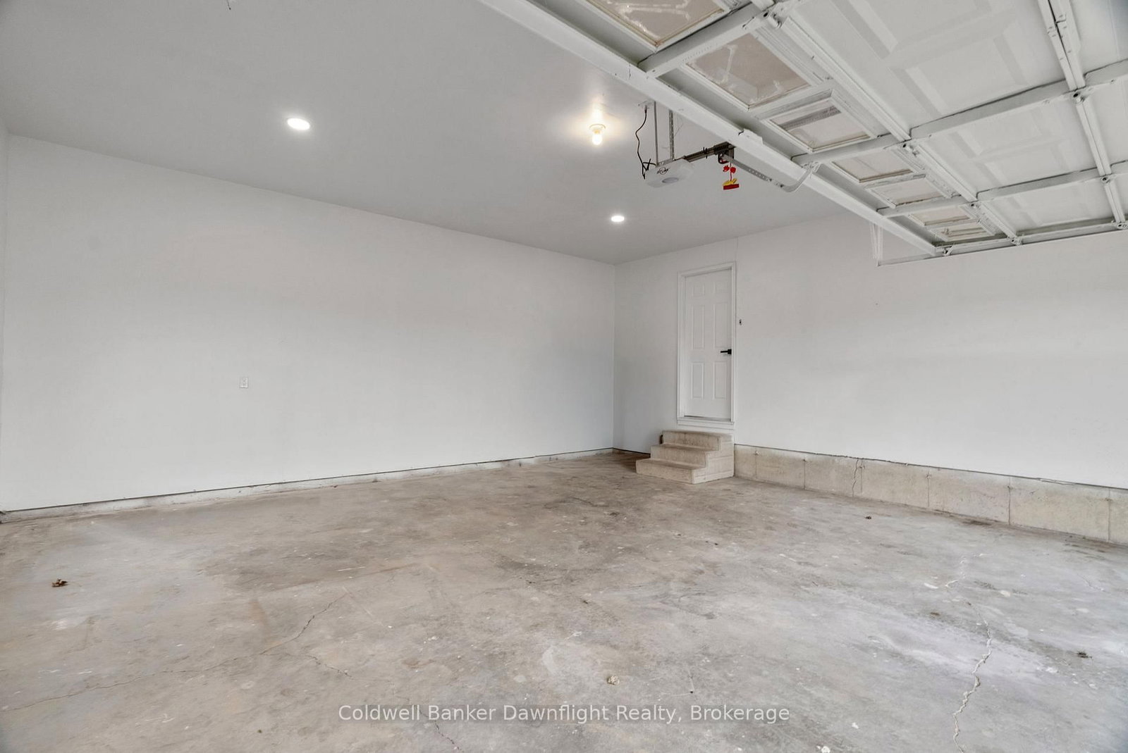 Listing Image 45