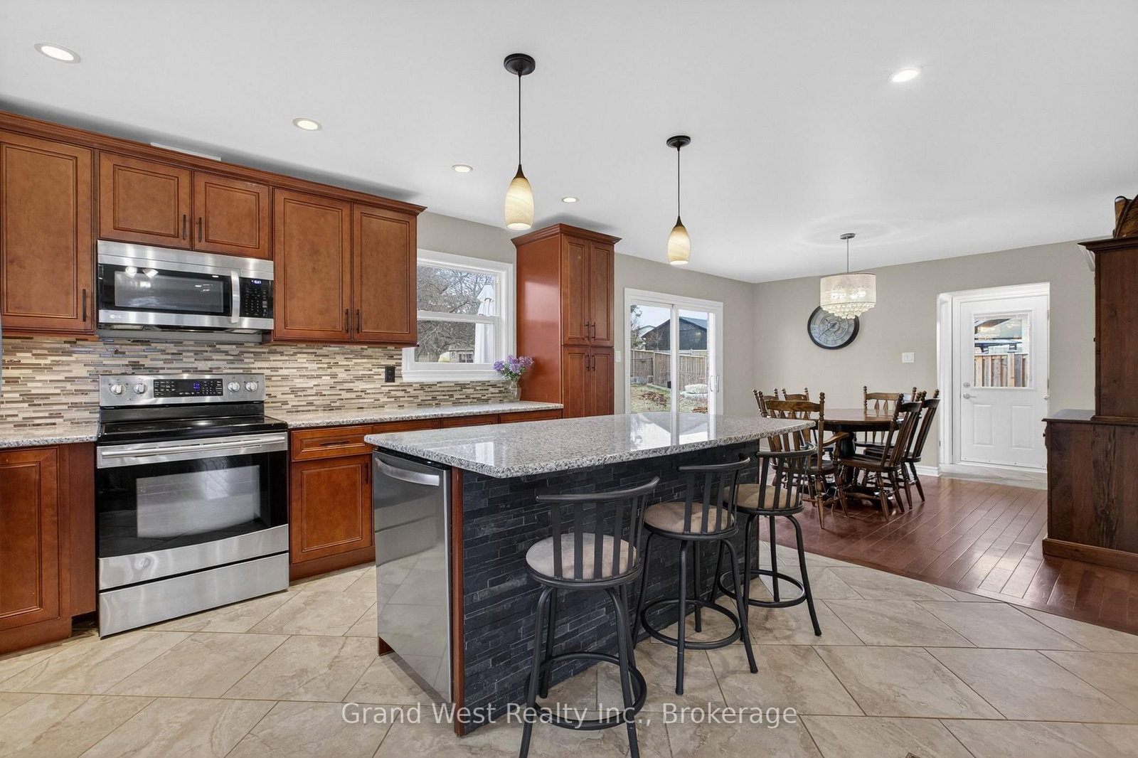 106 Hahn Avenue - Photo 14