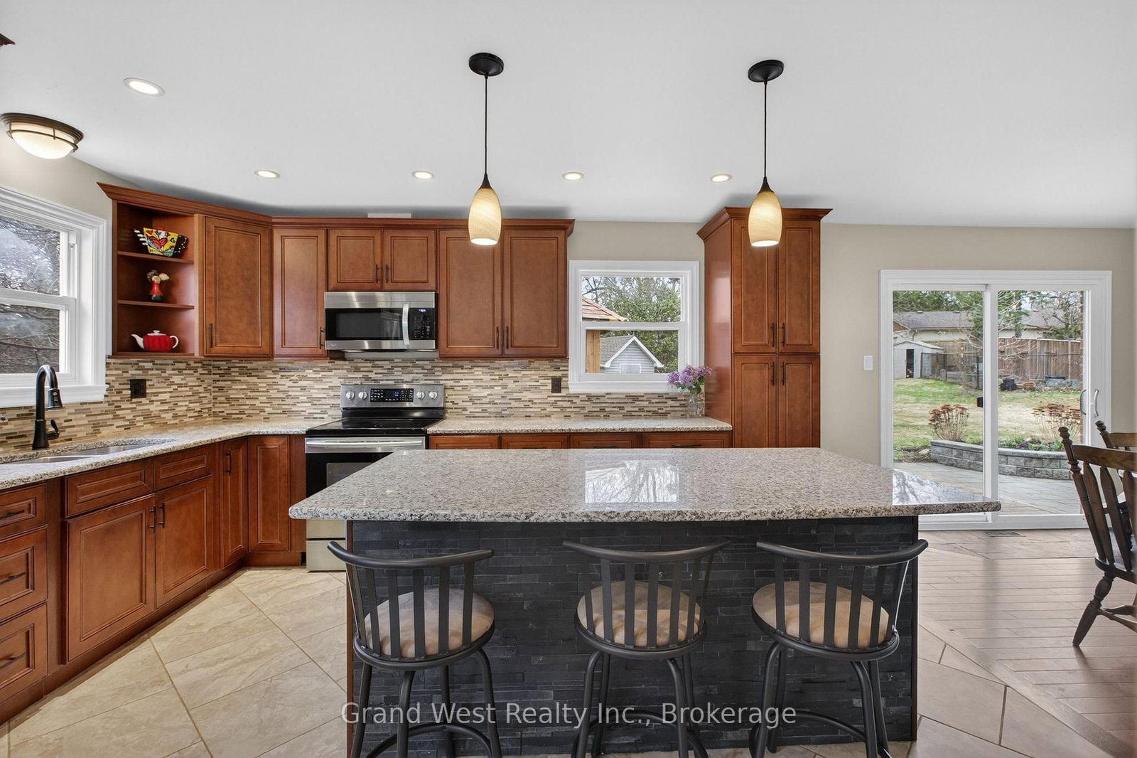 106 Hahn Avenue - Photo 15