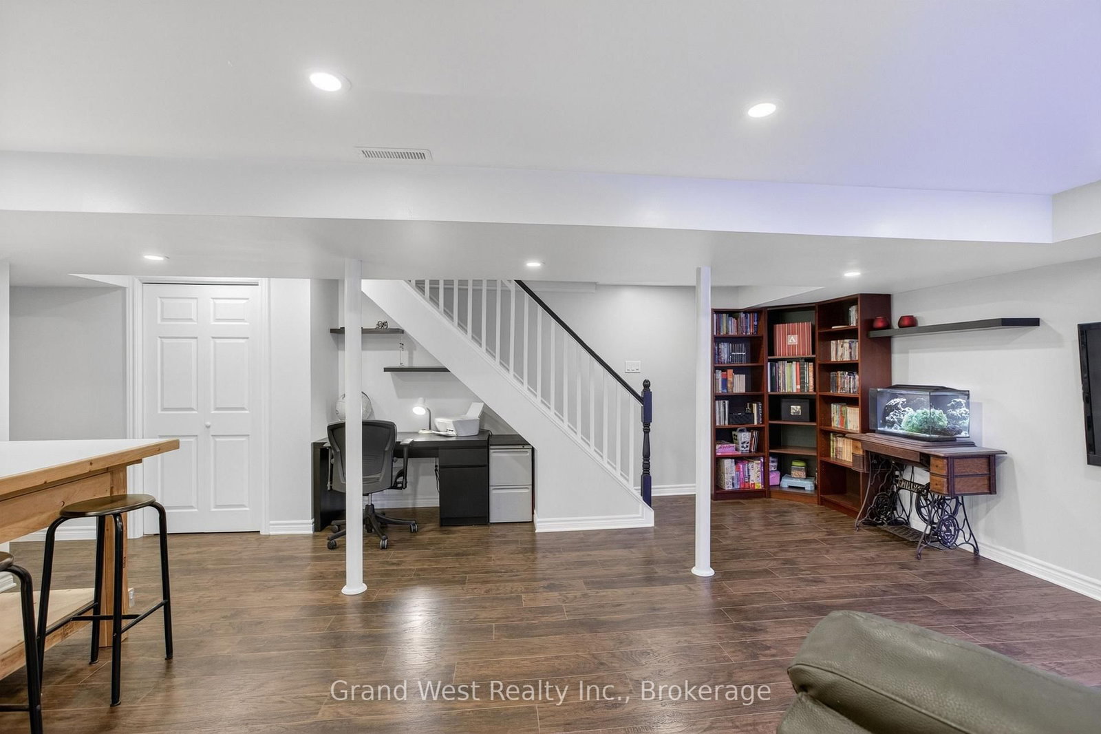 106 Hahn Avenue - Photo 33