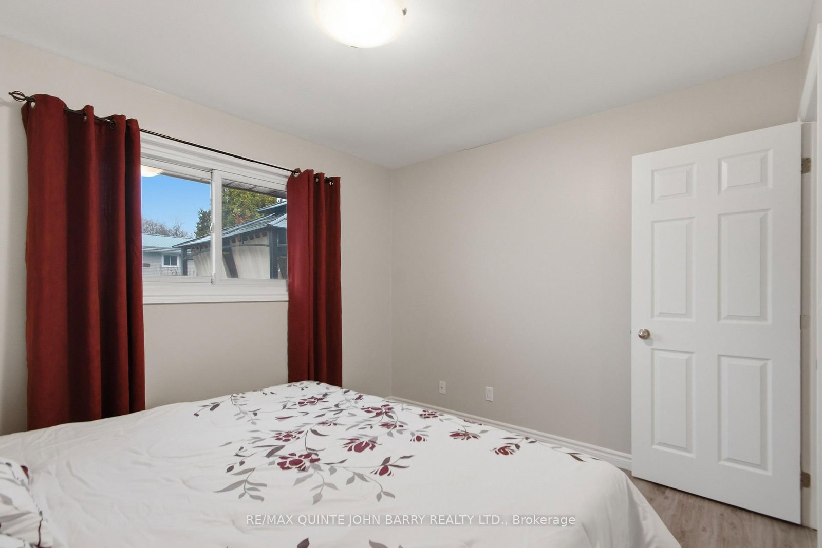 Detached House for sale at 106 Nicholas Street, Quinte West, Ontario, K8V 6B2 - Trenton Ward - MLS: X12995248