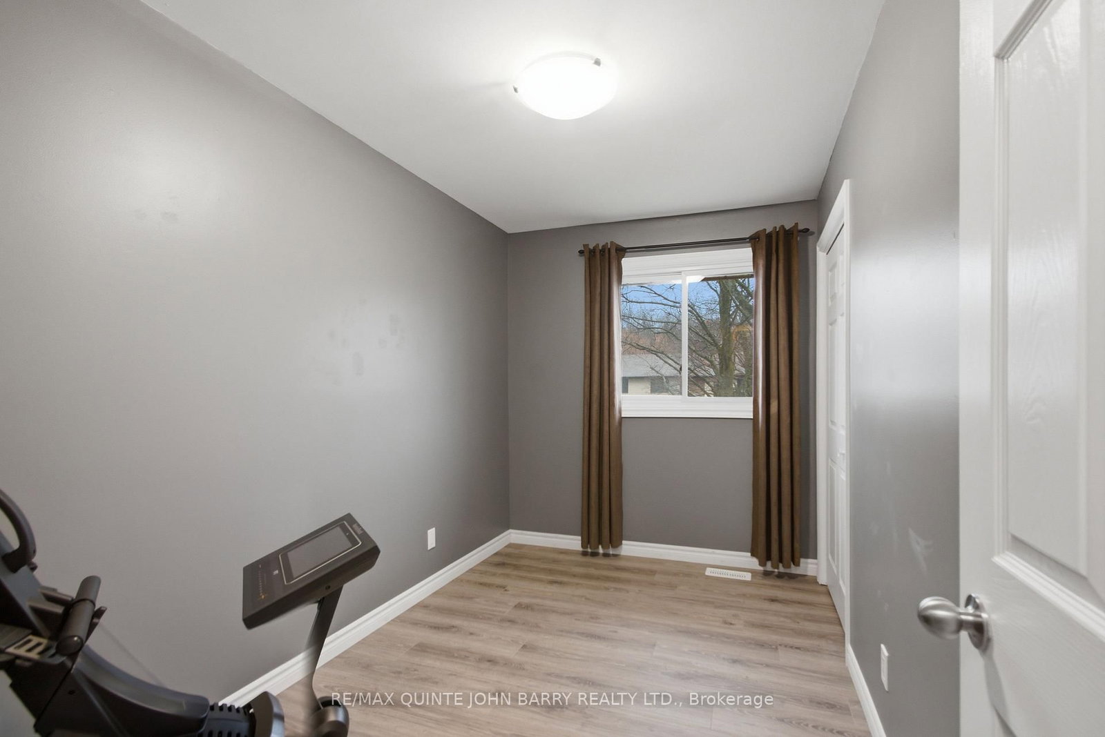 Detached House for sale at 106 Nicholas Street, Quinte West, Ontario, K8V 6B2 - Trenton Ward - MLS: X12995248