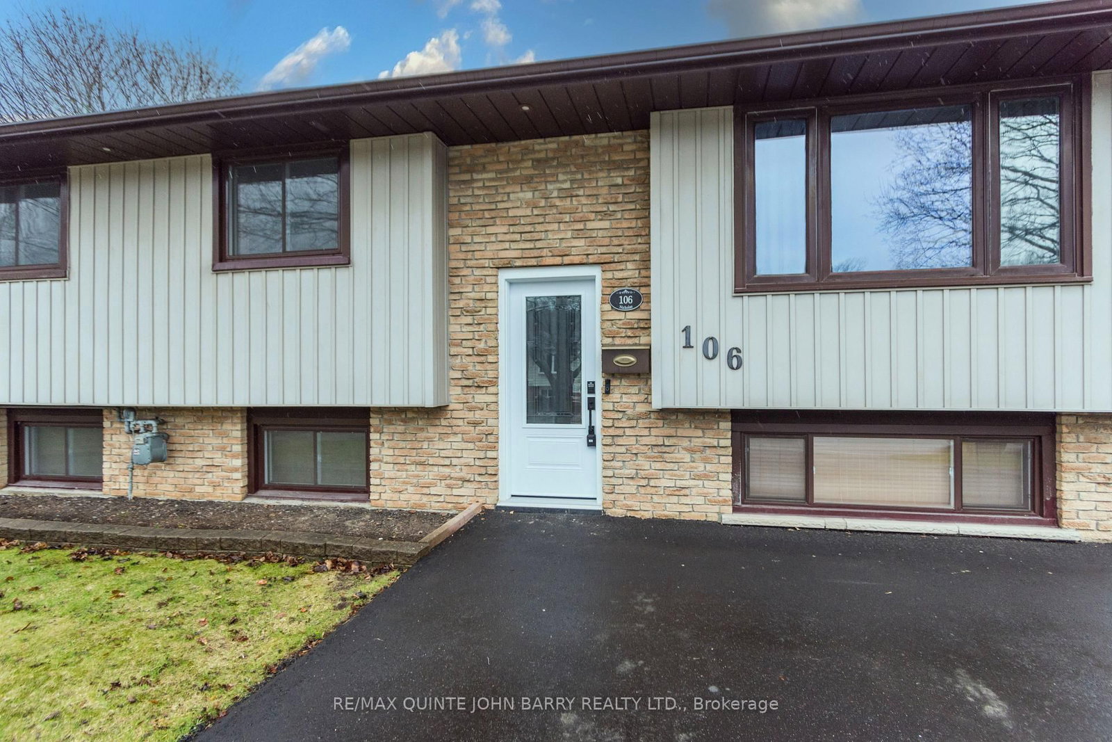 Detached House for sale at 106 Nicholas Street, Quinte West, Ontario, K8V 6B2 - Trenton Ward - MLS: X12995248