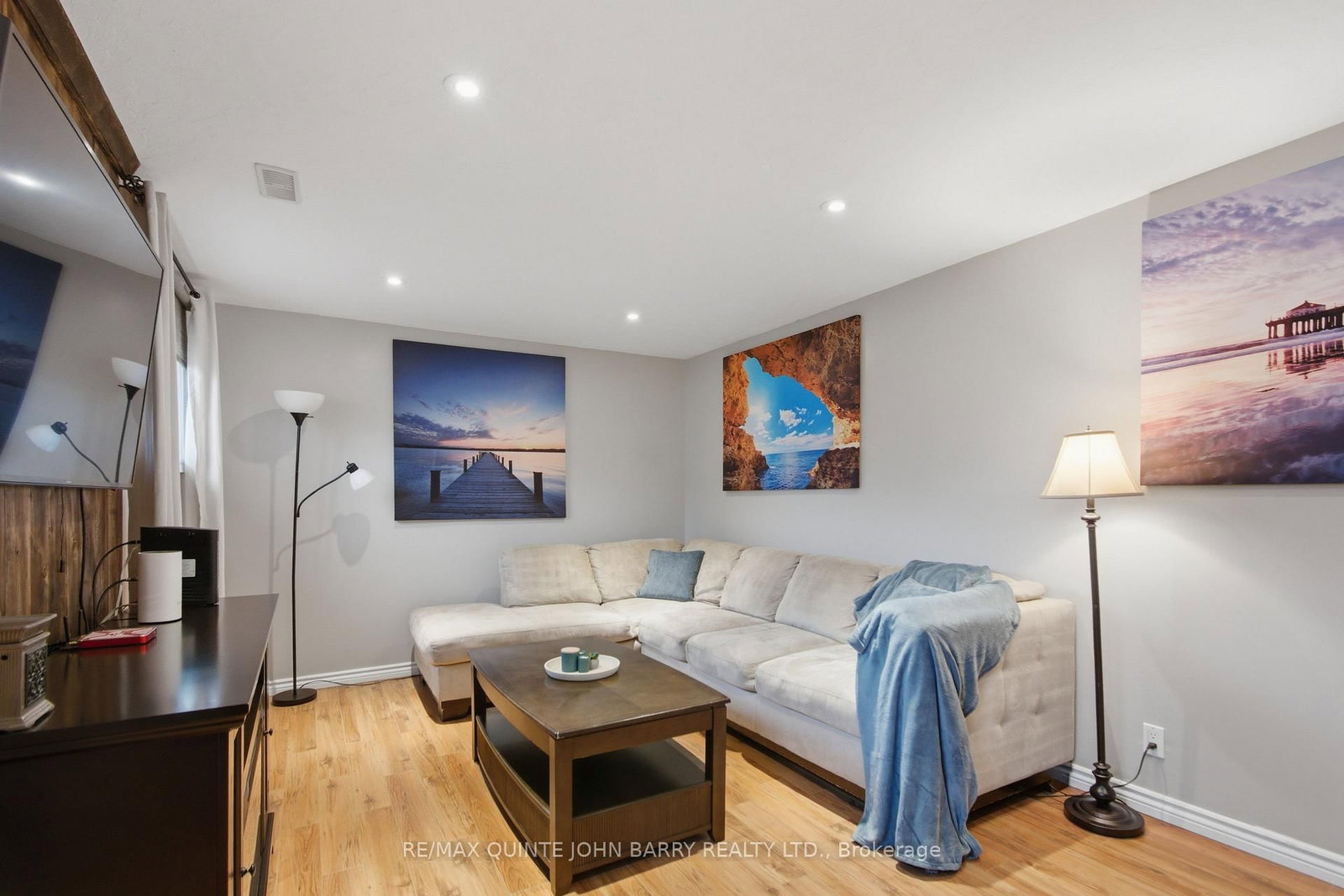 Detached House for sale at 106 Nicholas Street, Quinte West, Ontario, K8V 6B2 - Trenton Ward - MLS: X12995248