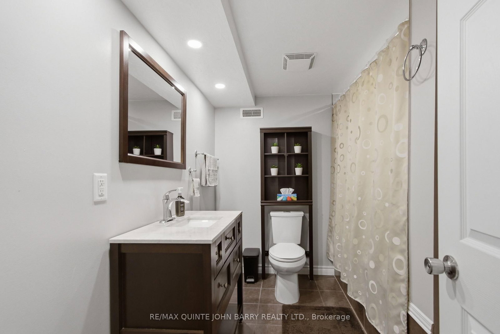 Detached House for sale at 106 Nicholas Street, Quinte West, Ontario, K8V 6B2 - Trenton Ward - MLS: X12995248