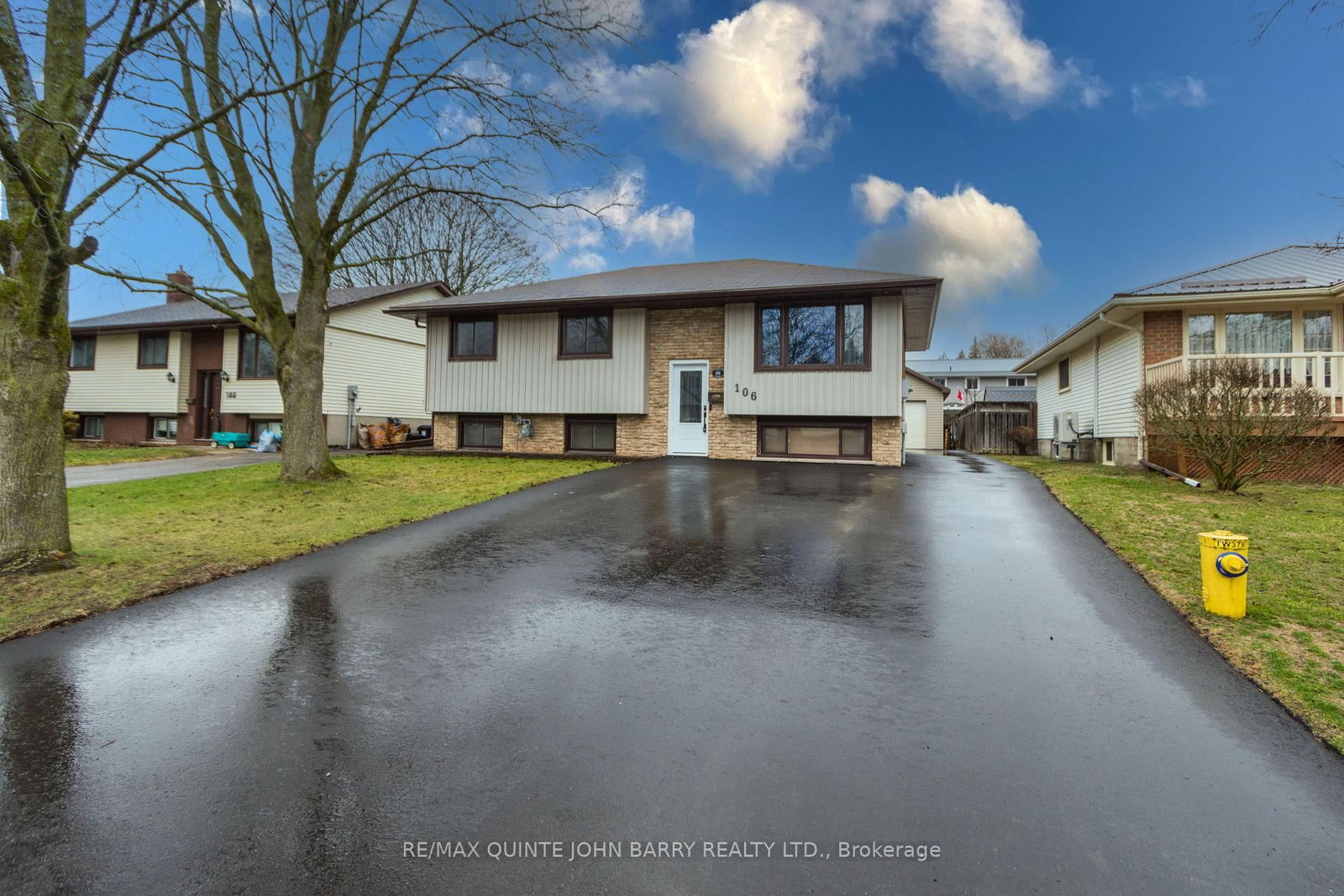 Detached House for sale at 106 Nicholas Street, Quinte West, Ontario, K8V 6B2 - Trenton Ward - MLS: X12995248