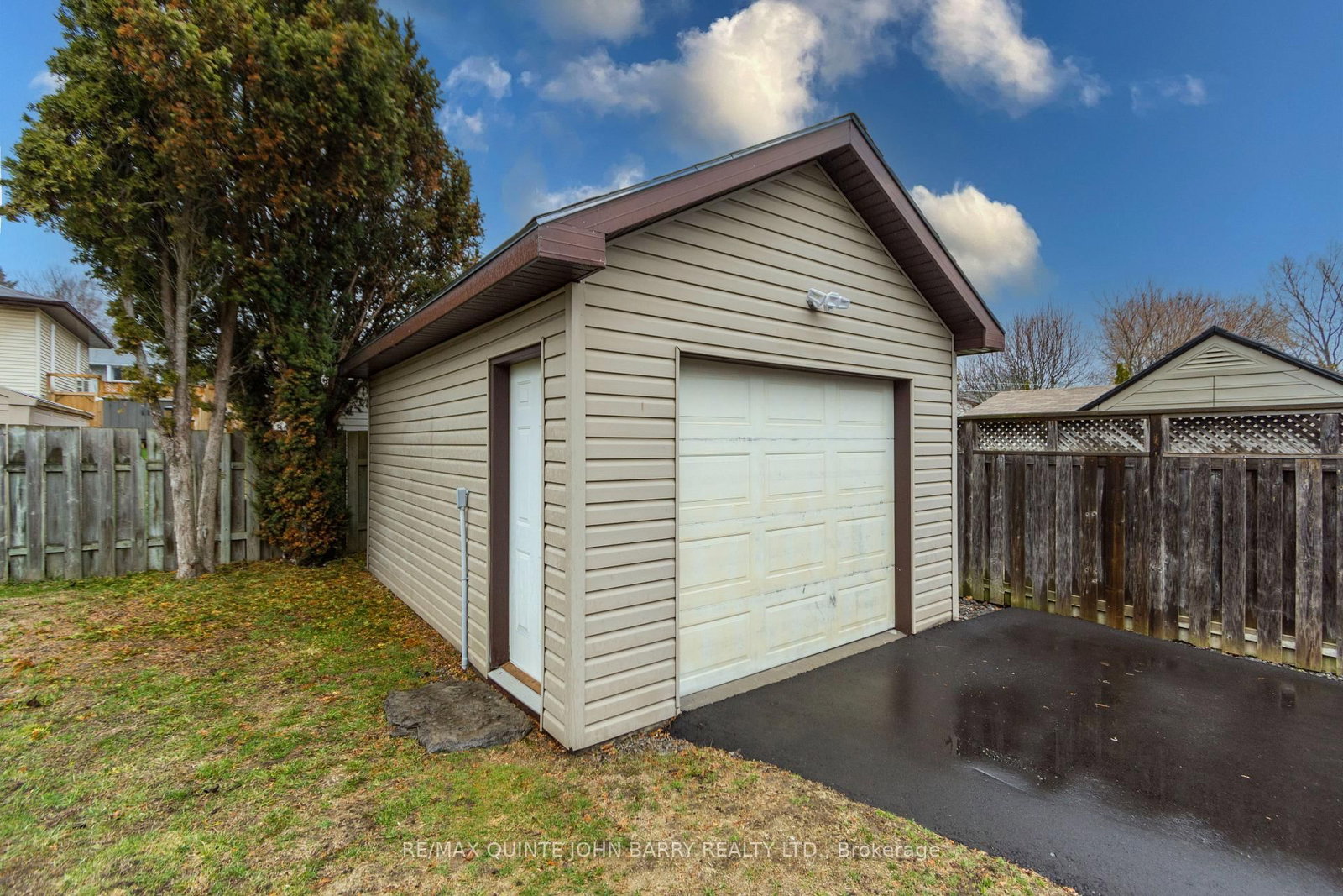 Detached House for sale at 106 Nicholas Street, Quinte West, Ontario, K8V 6B2 - Trenton Ward - MLS: X12995248