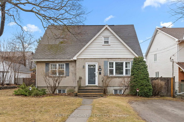 564 Tweedsmuir Avenue