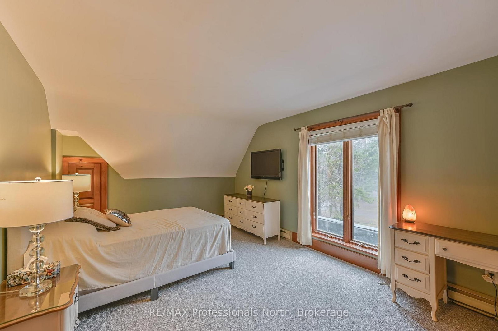 2481 North Shore Road • Algonquin Highlands, ON photo 27