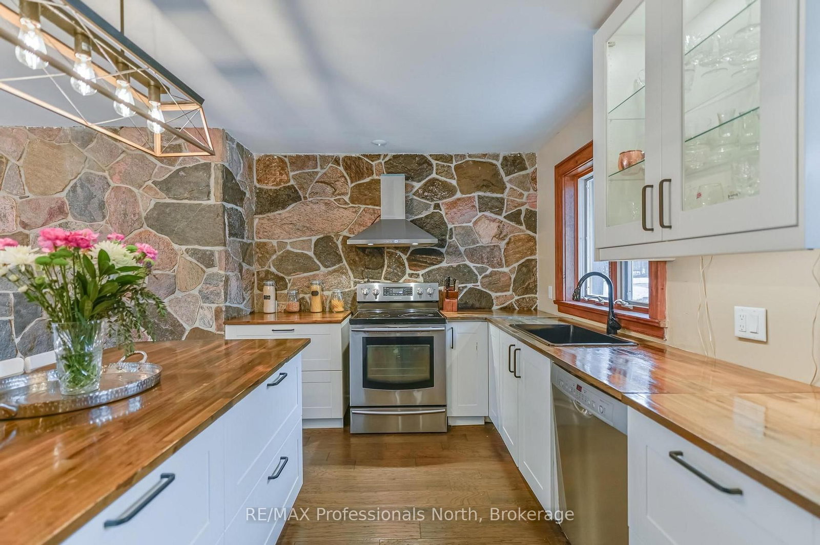 2481 North Shore Road • Algonquin Highlands, ON photo 7
