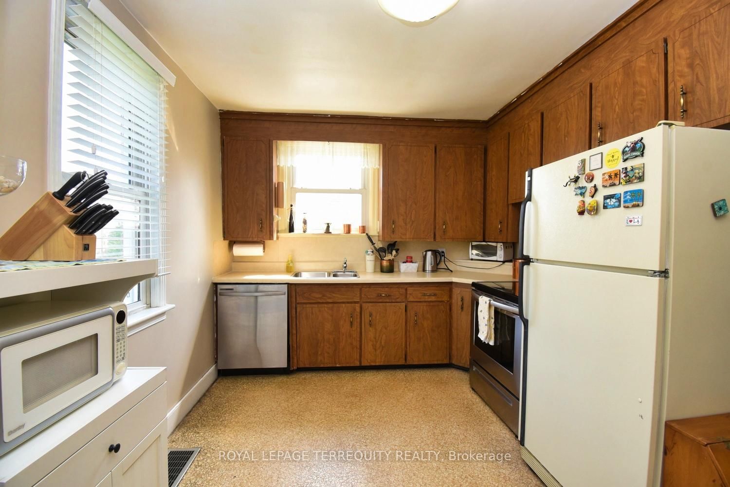 Detached House for sale at 63 West 1st Street, Hamilton, Ontario, L9C 3C2 - Bonnington - MLS: X12995522