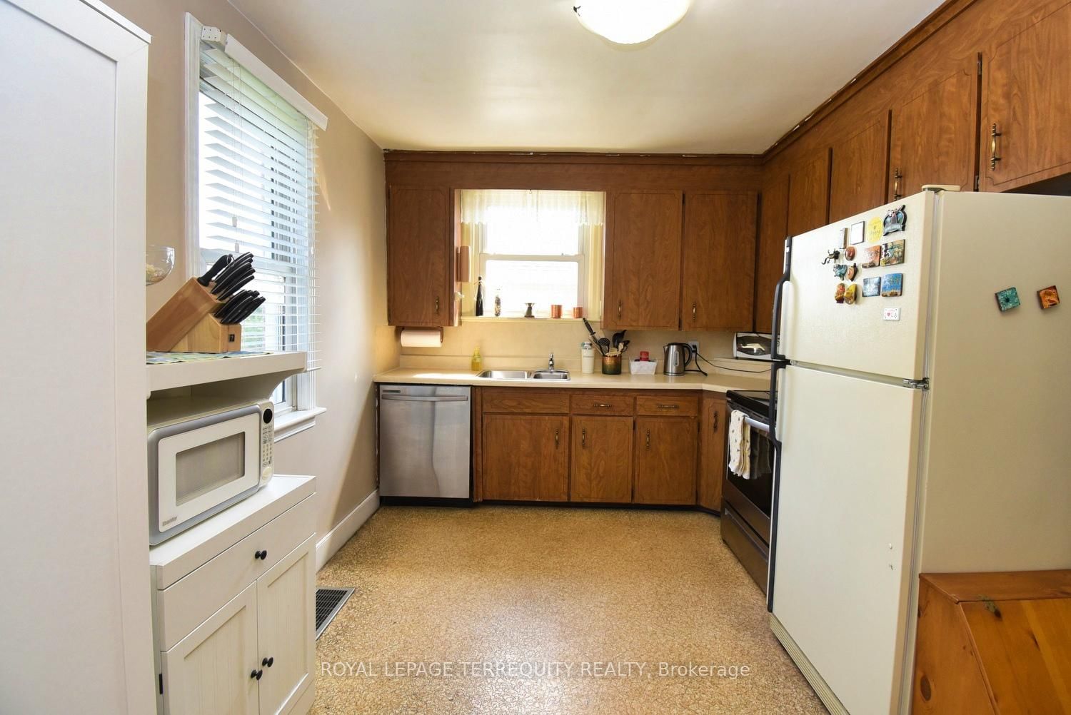 Detached House for sale at 63 West 1st Street, Hamilton, Ontario, L9C 3C2 - Bonnington - MLS: X12995522