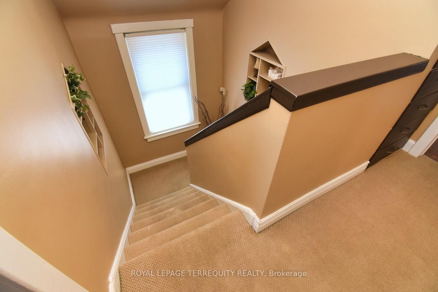 Detached House for sale at 63 West 1st Street, Hamilton, Ontario, L9C 3C2 - Bonnington - MLS: X12995522