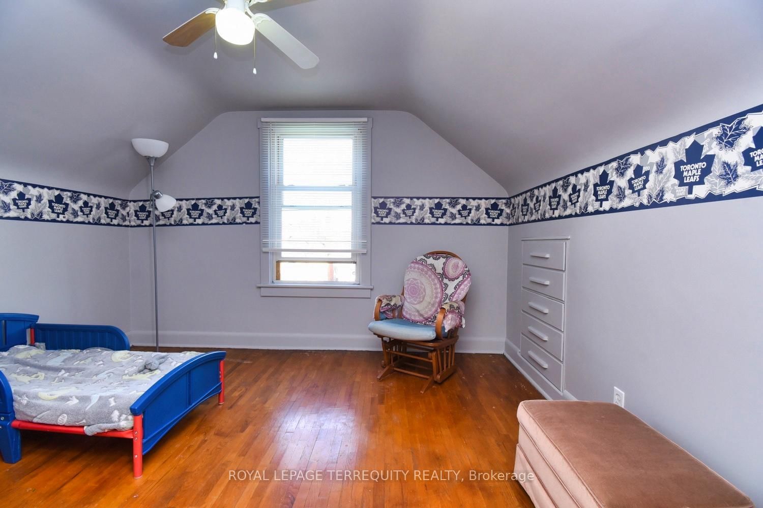 Detached House for sale at 63 West 1st Street, Hamilton, Ontario, L9C 3C2 - Bonnington - MLS: X12995522