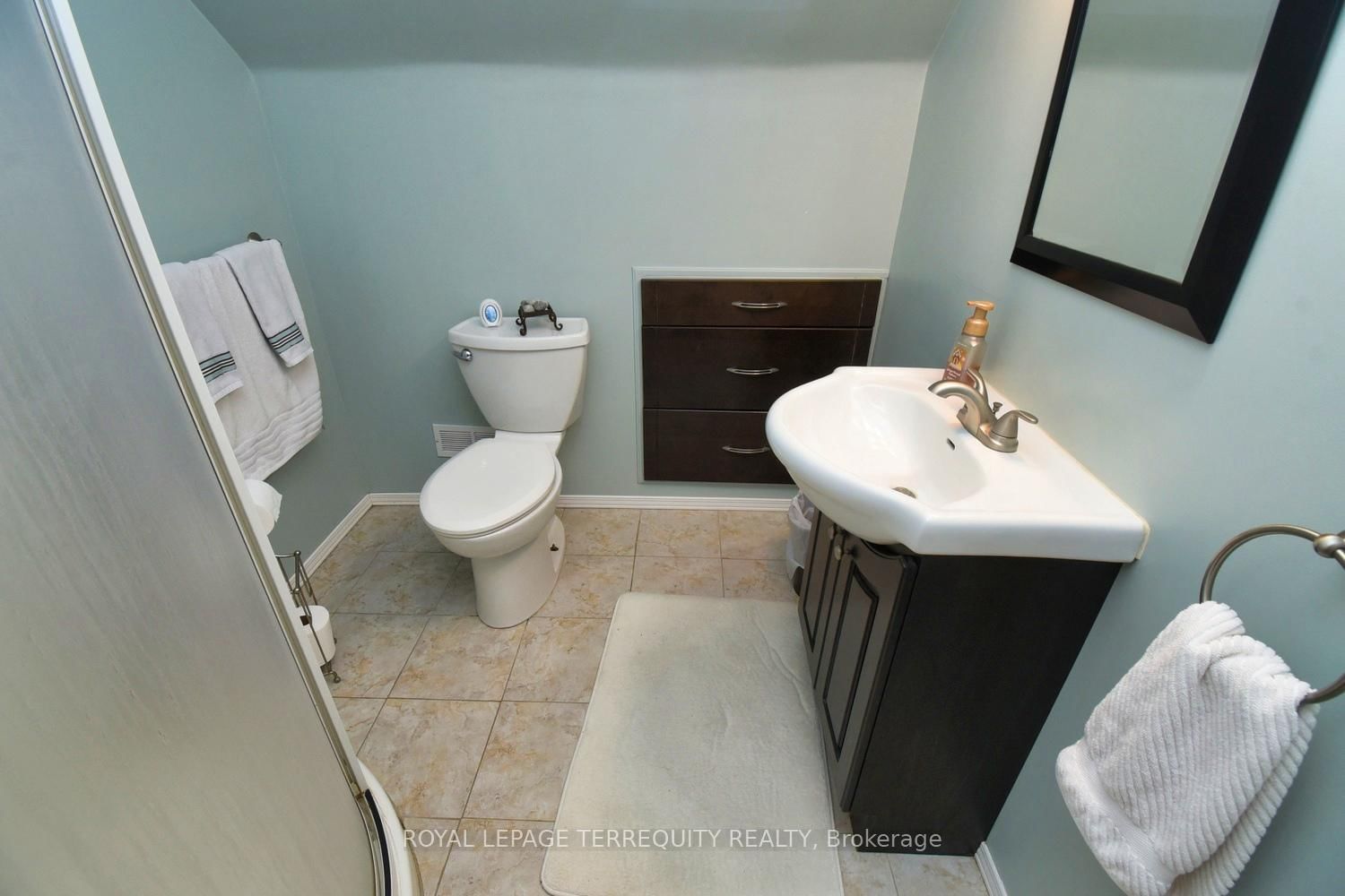 Detached House for sale at 63 West 1st Street, Hamilton, Ontario, L9C 3C2 - Bonnington - MLS: X12995522