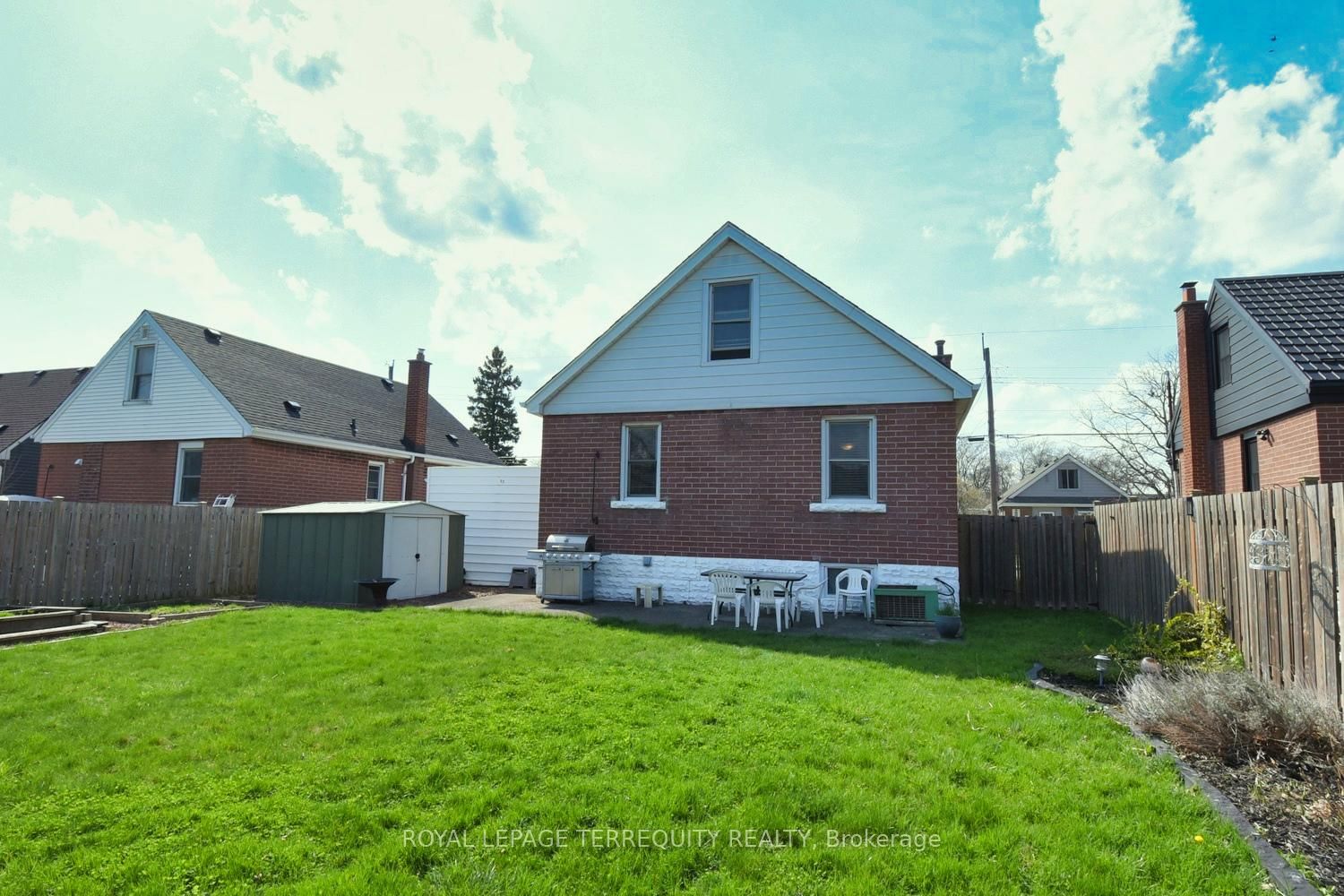 Detached House for sale at 63 West 1st Street, Hamilton, Ontario, L9C 3C2 - Bonnington - MLS: X12995522