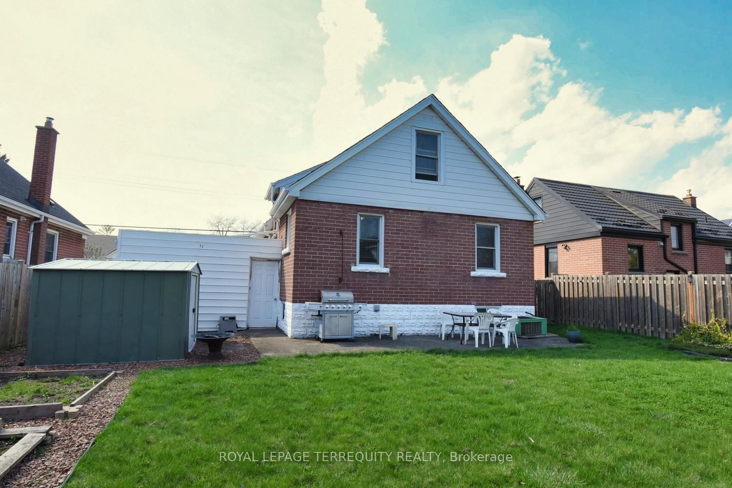 Detached House for sale at 63 West 1st Street, Hamilton, Ontario, L9C 3C2 - Bonnington - MLS: X12995522