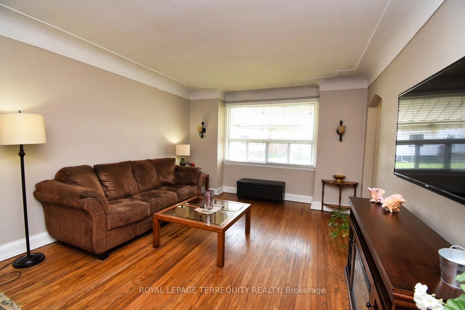 Detached House for sale at 63 West 1st Street, Hamilton, Ontario, L9C 3C2 - Bonnington - MLS: X12995522