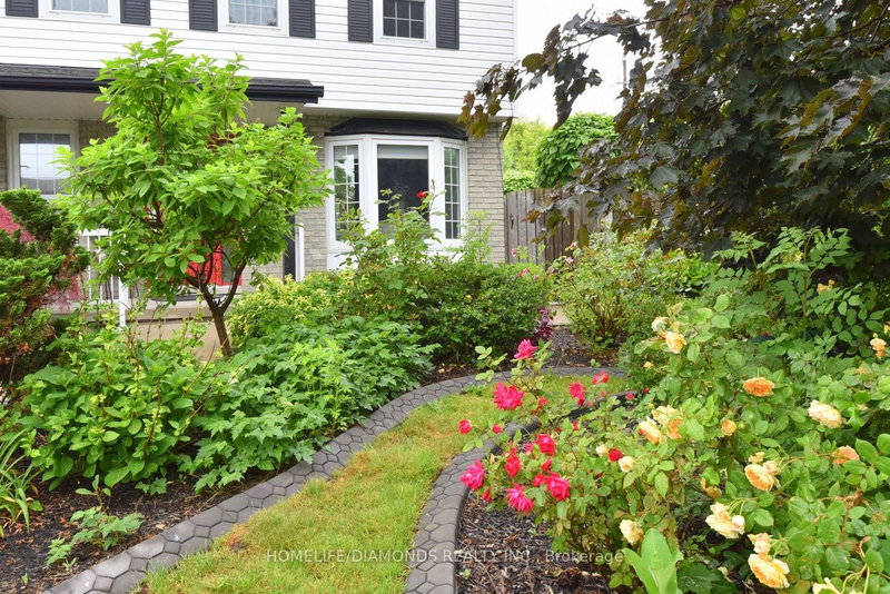 95 BIRCHPARK Dr N, Grimsby, L3M 4M9 | Image 2