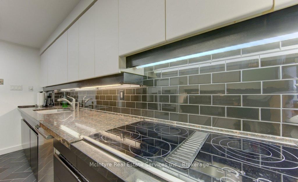 265 Westcourt Place, Unit PH9 - Photo 34