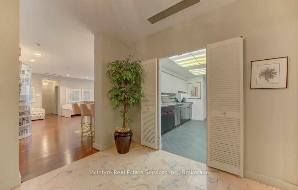 265 Westcourt Place, Unit PH9 - Photo 7